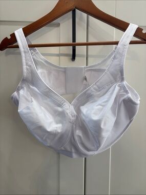 Glamorise White Full-Coverage Support Bra